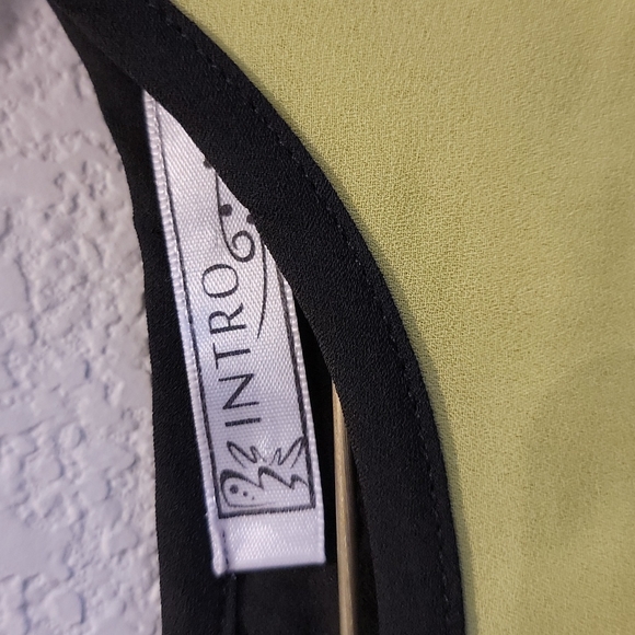 Yellow blouse - Picture 3 of 4